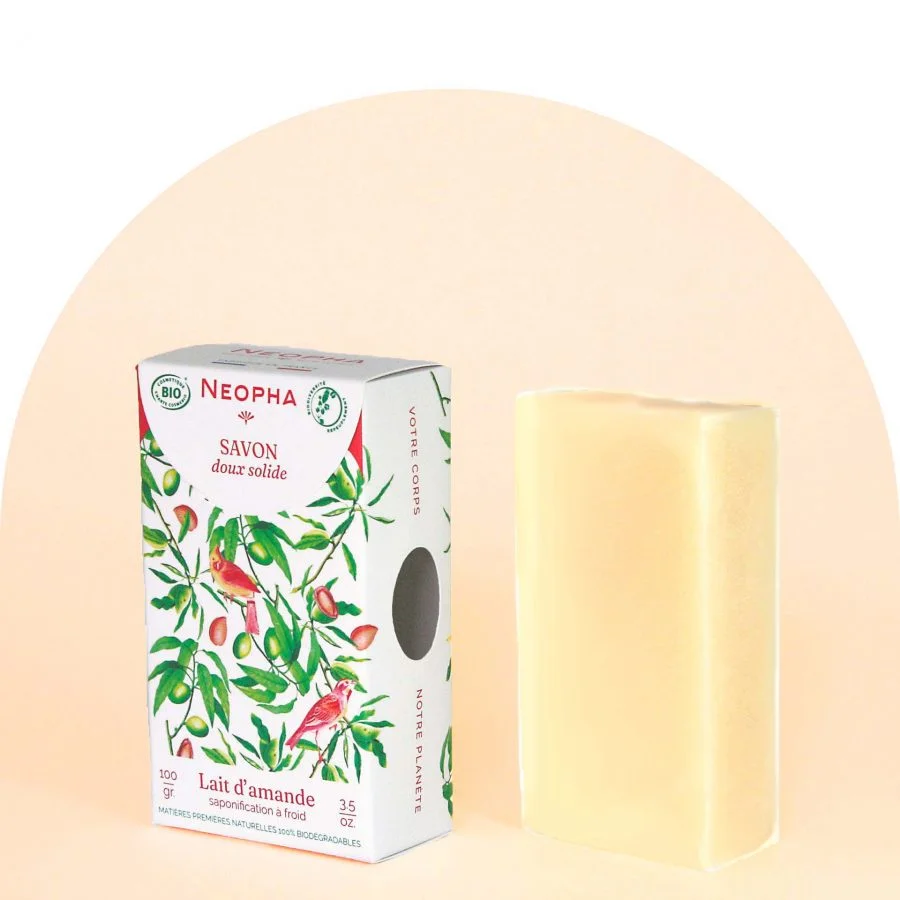 Neopha Savon doux lait d'amande 3_4 étui + produit